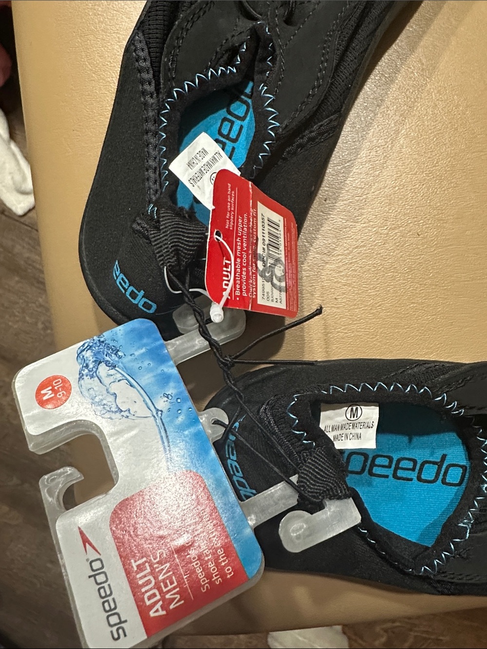 Speedo Men’s Black with Blue Insole Water Shoes -Size M/9-10 - Picture 2 of 6